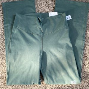 Old Navy Powerchill Bootcut leggings